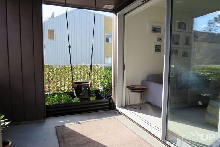 Photo of property in 4/2 Warrant Officer Lane, Hobsonville, Auckland, 0616