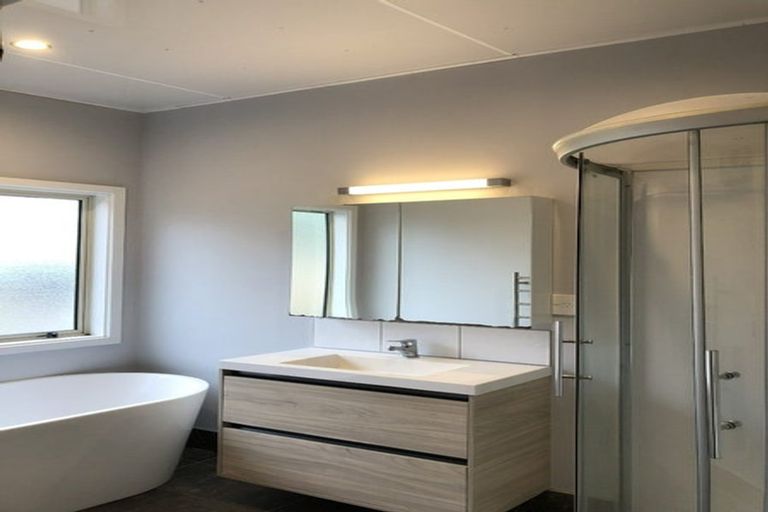 Photo of property in 98 Kahu Road, Fendalton, Christchurch, 8041