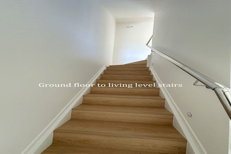 Photo of property in 15c Blenheim Street, Glenfield, Auckland, 0629