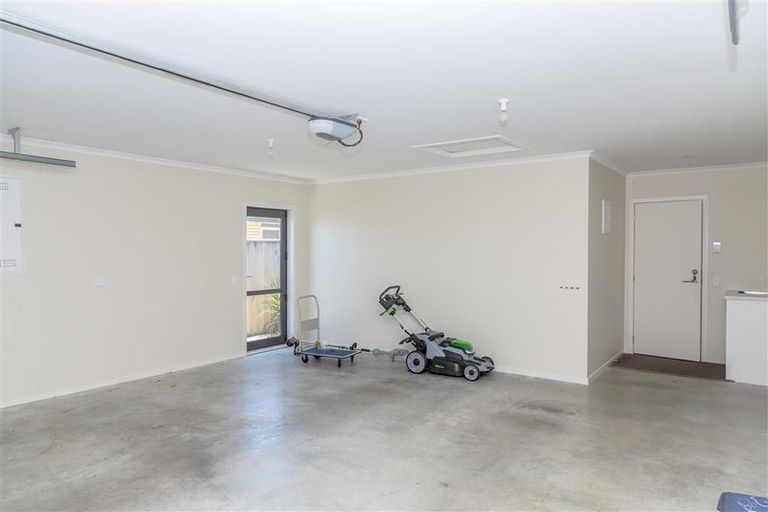 Photo of property in 11 Feist Street, Carterton, 5713