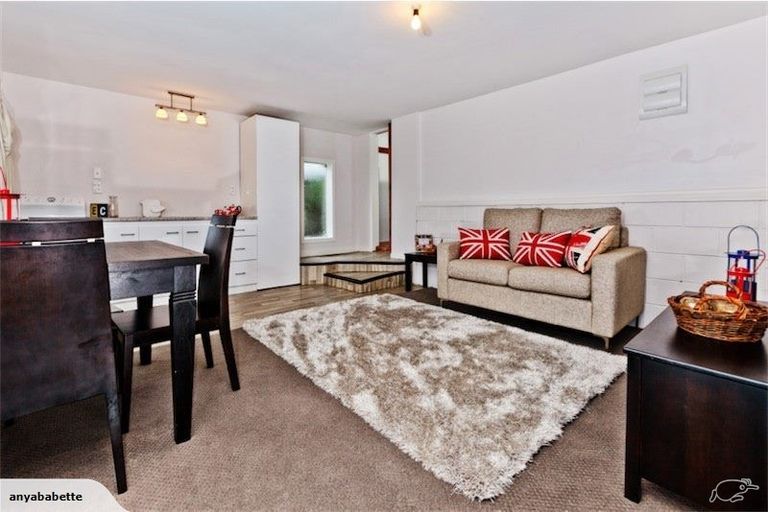 Photo of property in 16 Holiday Road, Stanmore Bay, Whangaparaoa, 0932