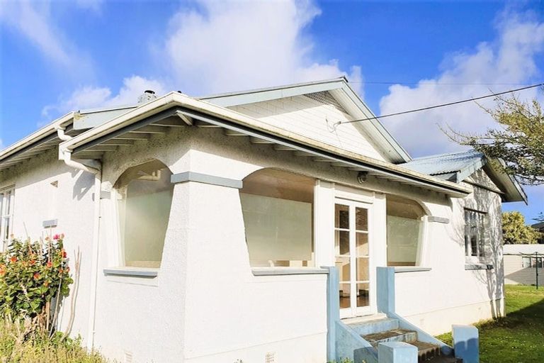 Photo of property in 1 Glen Norman Avenue, Henderson, Auckland, 0610