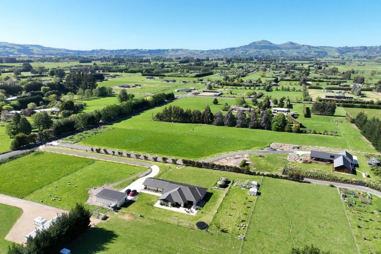 Photo of property in 30 Tara Hills Drive, North Taieri, Mosgiel, 9092