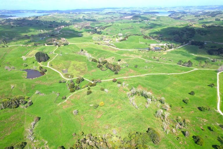 Photo of property in 153 Marohemo Road, Maungaturoto, 0587