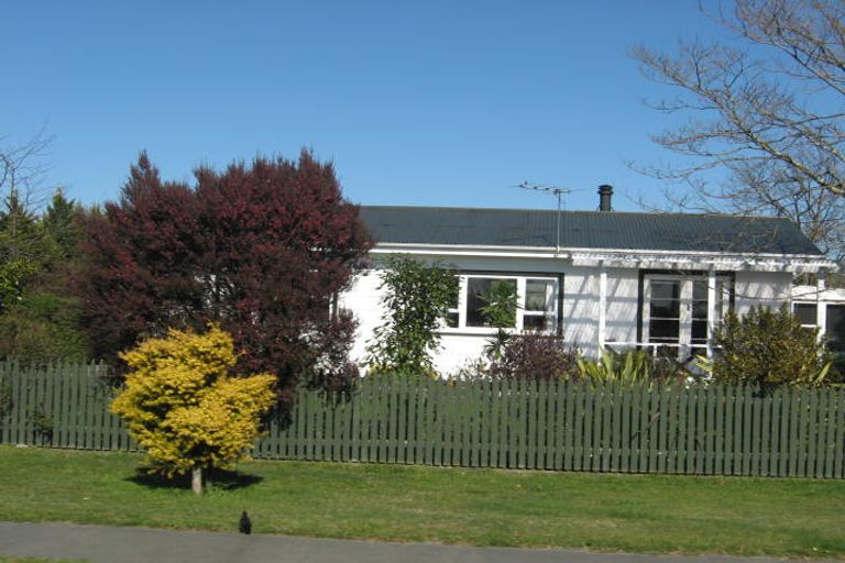 Photo of property in 16 Papawai Road, Greytown, 5712