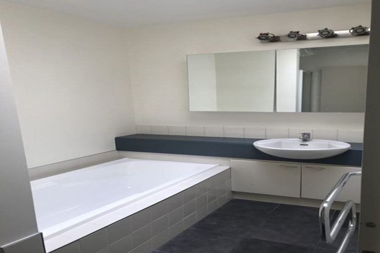 Photo of property in 34 Latimer Square, Christchurch Central, Christchurch, 8011