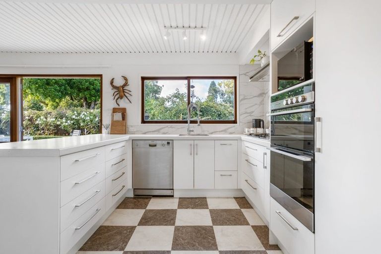 Photo of property in 534 Devonport Road, Tauranga South, Tauranga, 3112