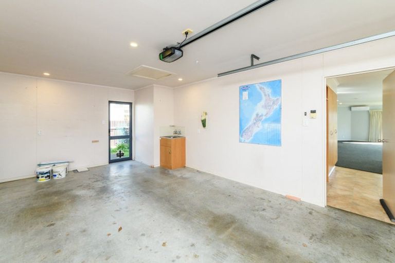 Photo of property in 14 Winston Avenue, Hokowhitu, Palmerston North, 4410