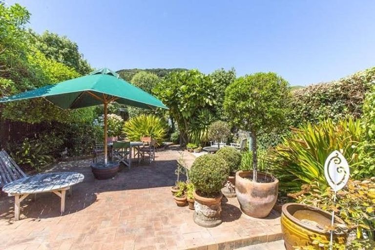 Photo of property in 255 Marine Parade, Eastbourne, Lower Hutt, 5013