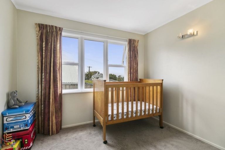 Photo of property in 206b Miromiro Road, Normandale, Lower Hutt, 5010