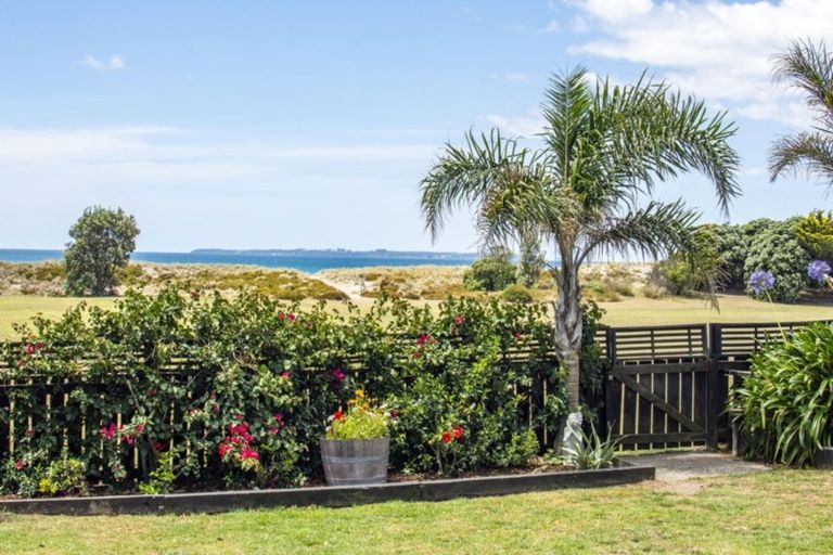 Photo of property in 1021a Papamoa Beach Road, Papamoa Beach, Papamoa, 3118