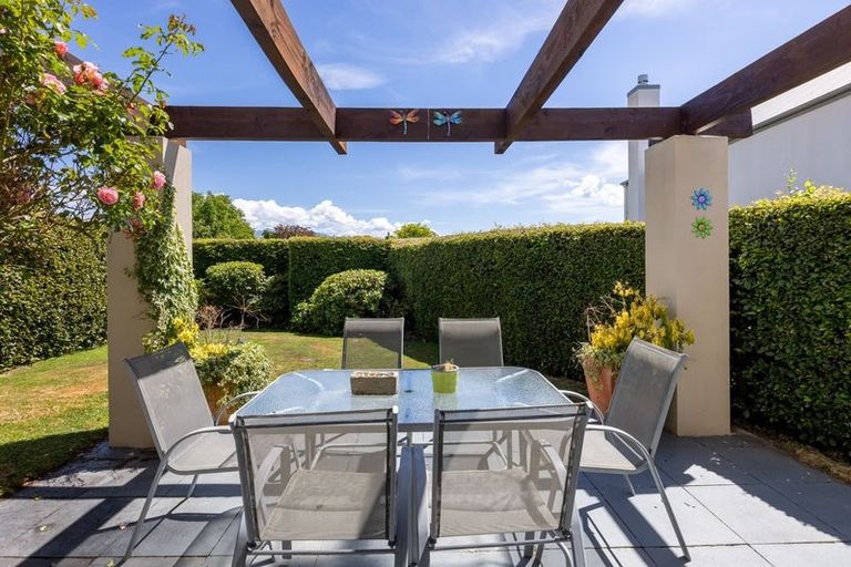 Photo of property in 9 Meadowbrook Place, Wanaka, 9305