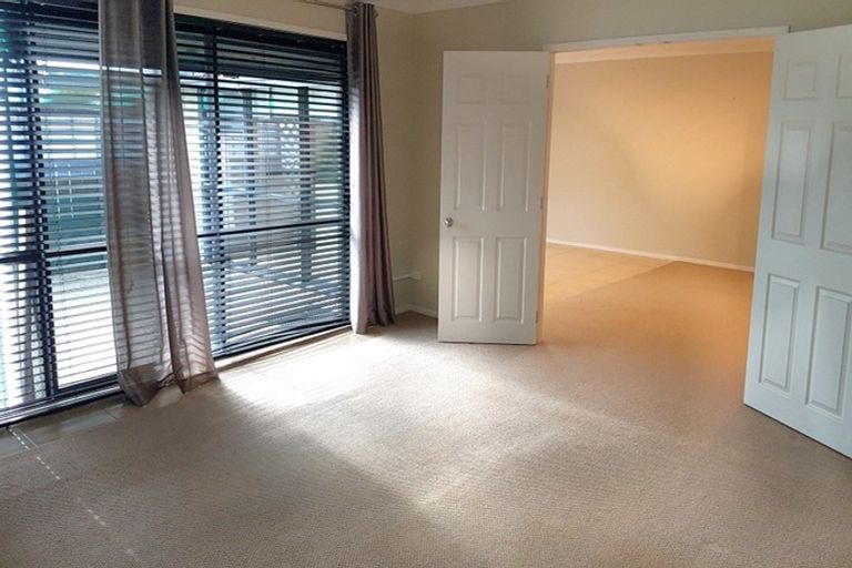 Photo of property in 71 Pyle Road West, One Tree Point, 0118