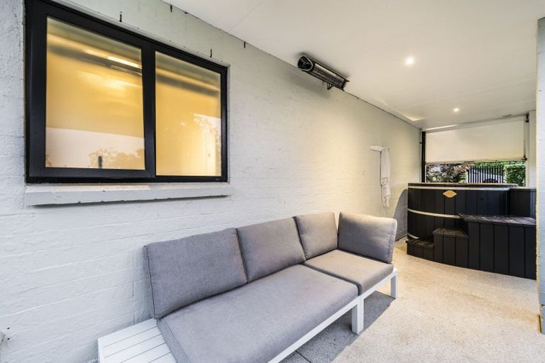 Photo of property in 5c Woodward Avenue, Mangere Bridge, Auckland, 2022