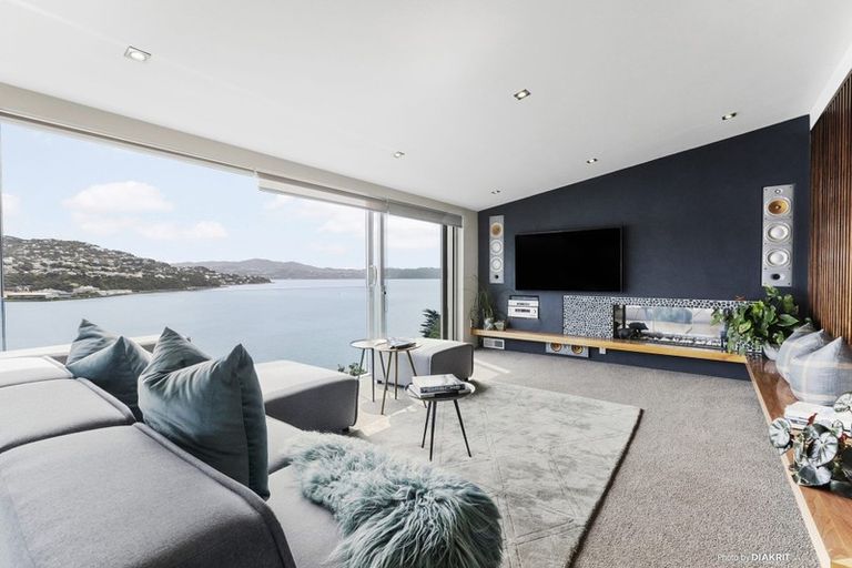 Photo of property in 6 Zaida Way, Maupuia, Wellington, 6022