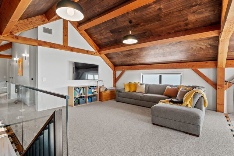 Photo of property in 10 Rushland Road, Jacks Point, 9371