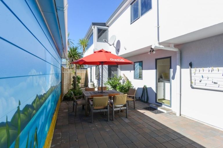 Photo of property in 1/8 Meeanee Quay, Westshore, Napier, 4110