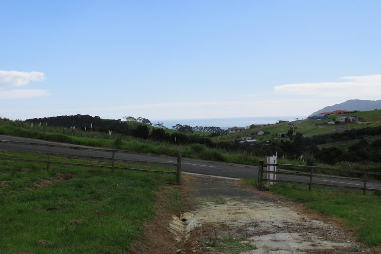 Photo of property in 12 Pekama Drive, Cable Bay, 0420