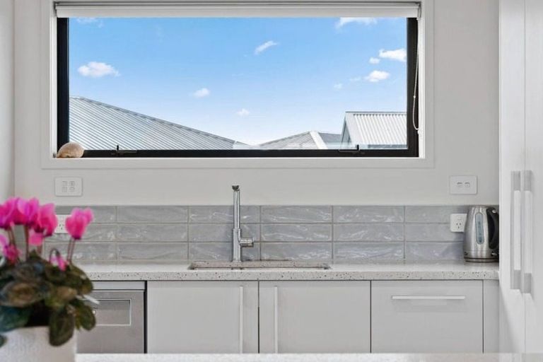 Photo of property in 35 Taioma Close, Papamoa, 3118