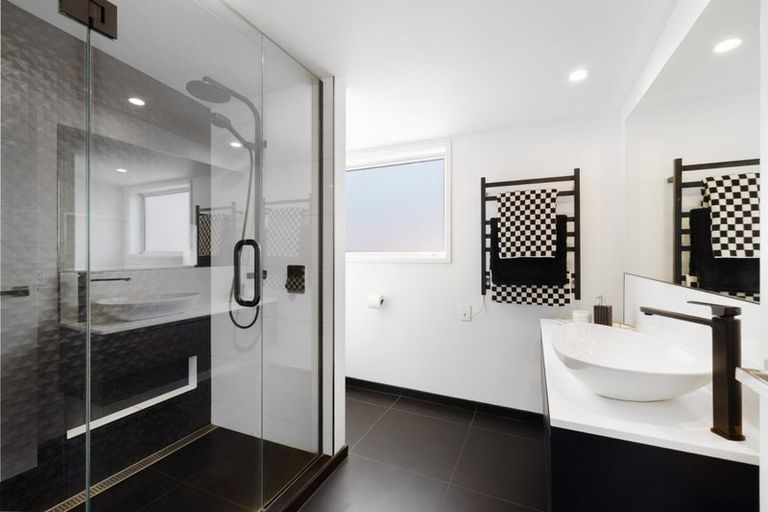 Photo of property in 5a Staveley Street, Avonhead, Christchurch, 8042