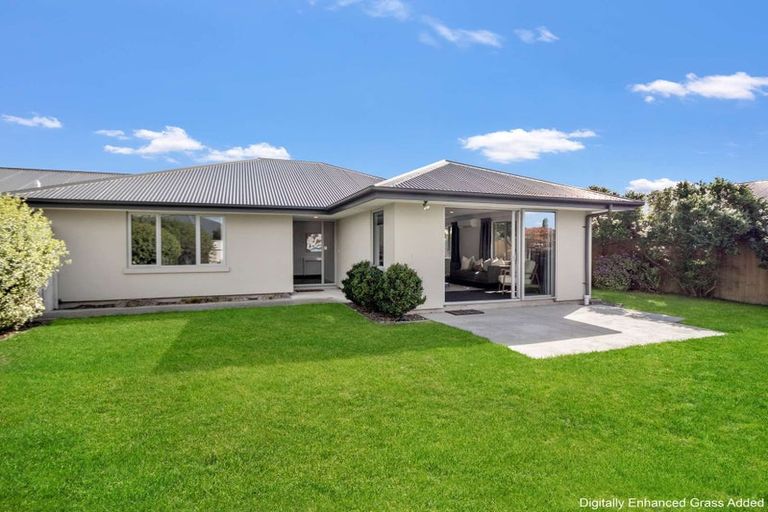 Photo of property in 14 Saint Adela Place, Woolston, Christchurch, 8062