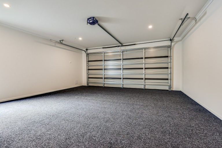 Photo of property in 33 Overton Street, Rototuna North, 3210