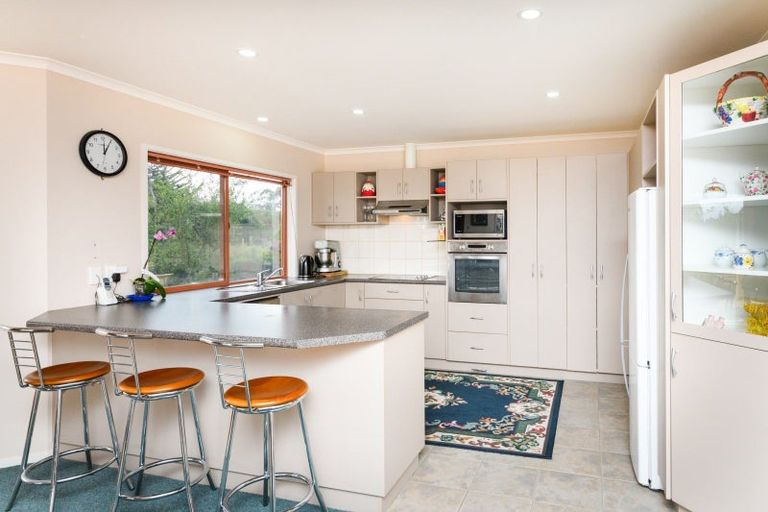 Photo of property in 12 Silkwood Place, Fitzherbert, Palmerston North, 4410