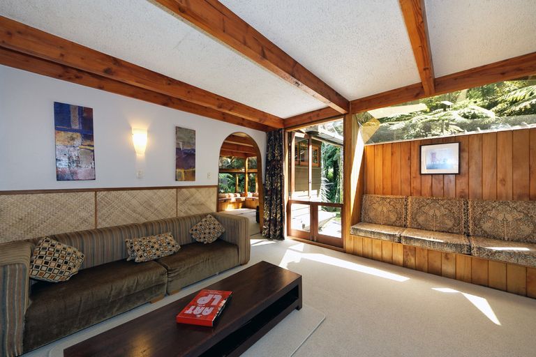 Photo of property in 12 Taraire Road, Titirangi, Auckland, 0604
