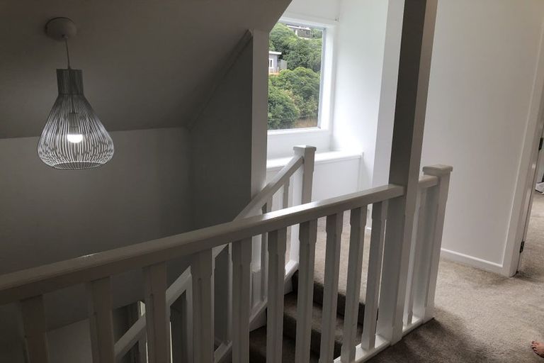 Photo of property in 39 Onslow Road, Khandallah, Wellington, 6035