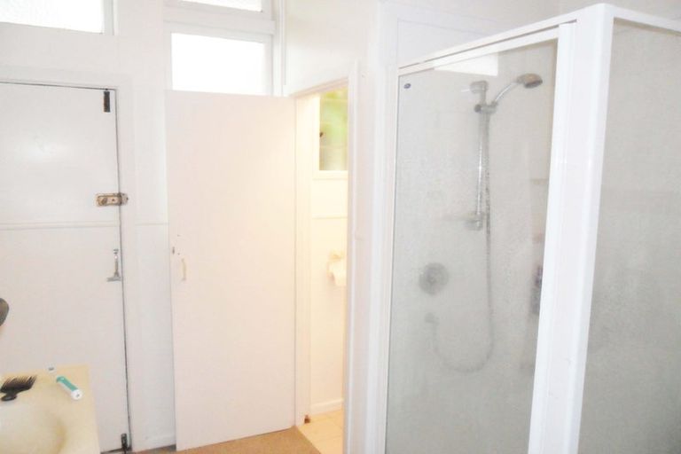 Photo of property in 2 Queens Drive, Kilbirnie, Wellington, 6022