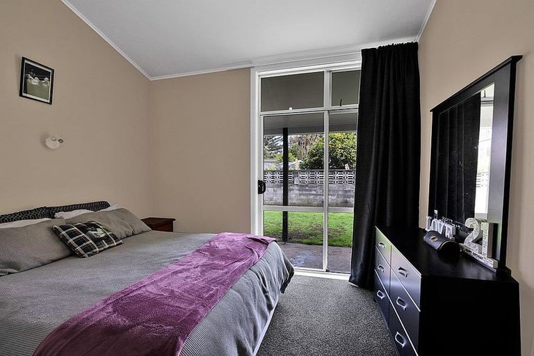 Photo of property in 6 Climie Crescent, Hawera, 4610