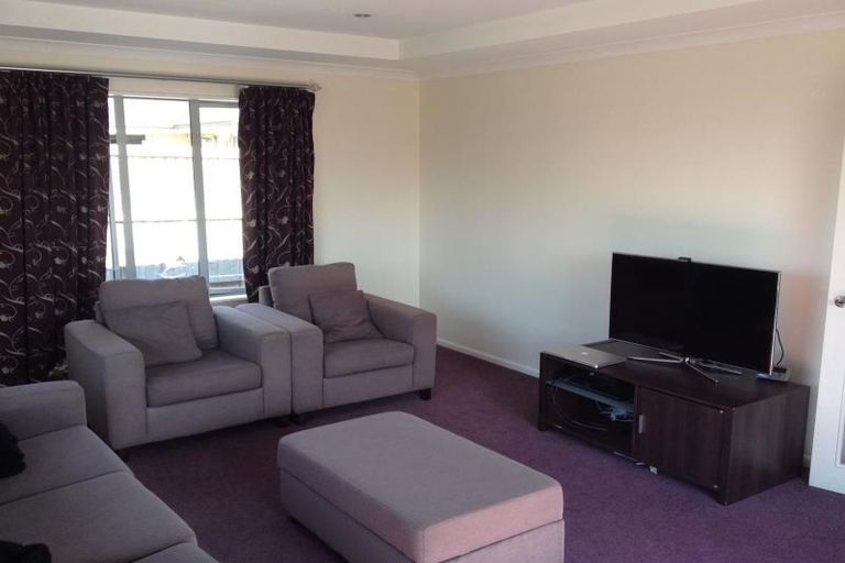 Photo of property in 9 Gillatt Gardens, Halswell, Christchurch, 8025