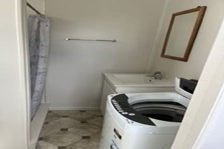Photo of property in 45 Apuka Street, Brooklyn, Wellington, 6021