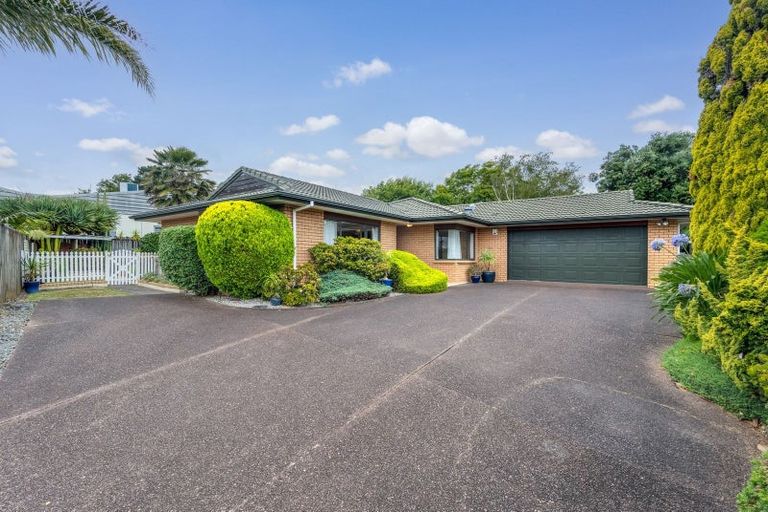 Photo of property in 70 Bob Charles Drive, Golflands, Auckland, 2013