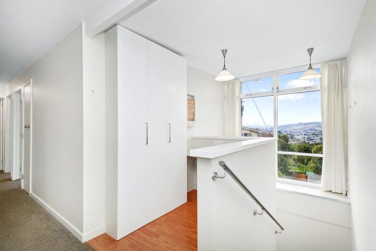 Photo of property in 28 Hollies Crescent, Johnsonville, Wellington, 6037