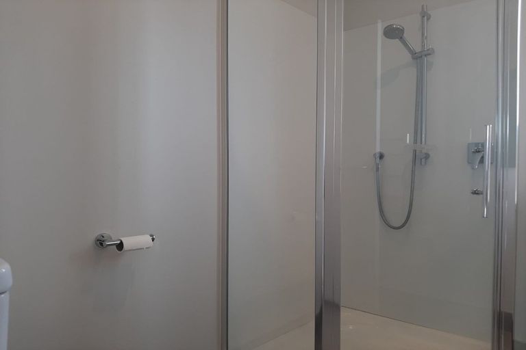 Photo of property in 5/7 Uku Lane, Hobsonville, Auckland, 0616