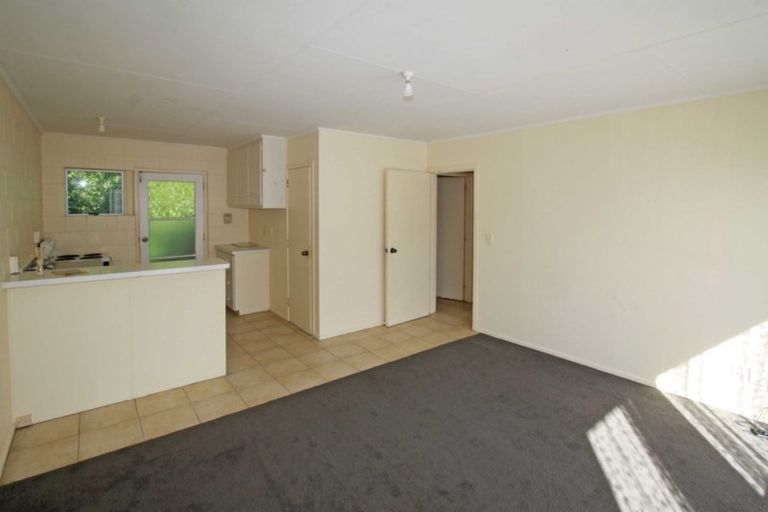 Photo of property in 2/89 Glenpark Avenue, Frankleigh Park, New Plymouth, 4310