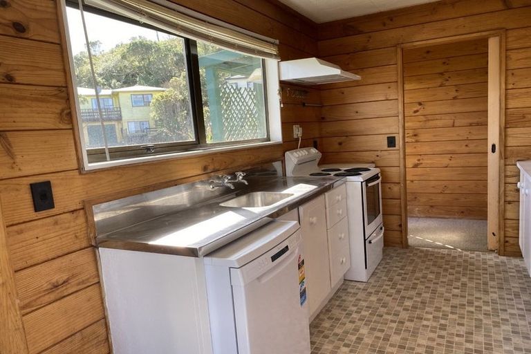 Photo of property in 20 Ladbrooke Drive, Newlands, Wellington, 6037