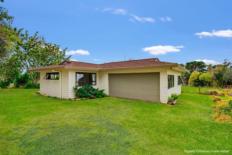 Photo of property in 140 Craig Road, Pollok, Waiuku, 2683