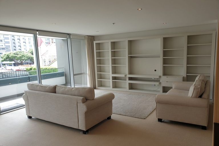 Photo of property in Sanctum Apartment, 10 Ebor Street, Te Aro, Wellington, 6011
