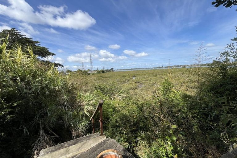 Photo of property in 1/16 Roseburn Place, Pakuranga, Auckland, 2010