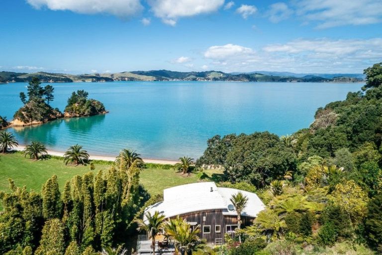 Photo of property in 92 Cowes Bay Road, Waiheke Island, 1971