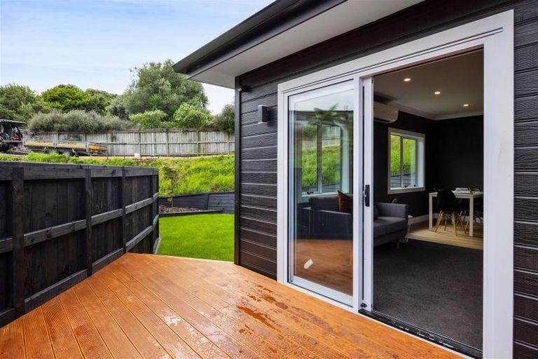 Photo of property in 23b Heta Road, Highlands Park, New Plymouth, 4312