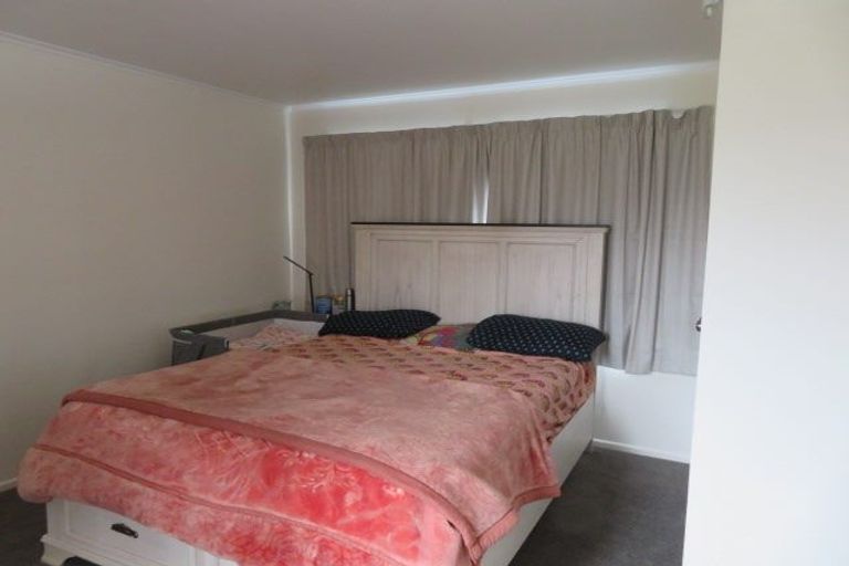 Photo of property in 2 Gibbs Road, Manurewa, Auckland, 2102