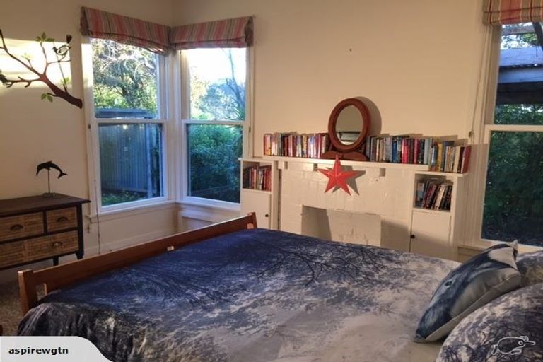 Photo of property in 300a Paremata Road, Whitby, Porirua, 5381