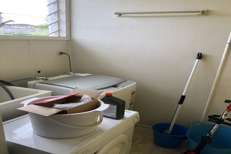 Photo of property in 23 Colwill Road, Massey, Auckland, 0614