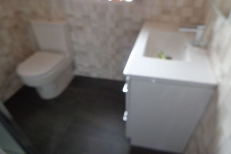 Photo of property in 81 Hobsonville Road, West Harbour, Auckland, 0618