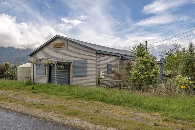 Photo of property in 2568 Lake Brunner Road, Inchbonnie, Kumara, 7875