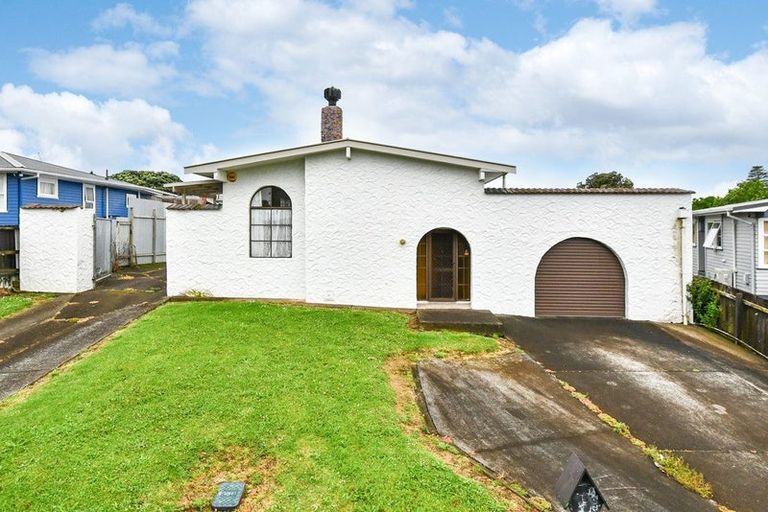 Photo of property in 15 Gainsborough Street, Manurewa, Auckland, 2102