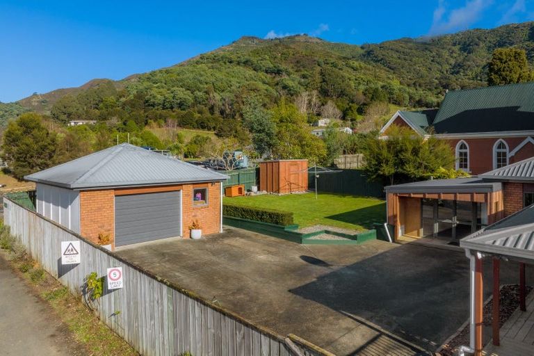 Photo of property in 17 Lawrence Street, Havelock, 7100